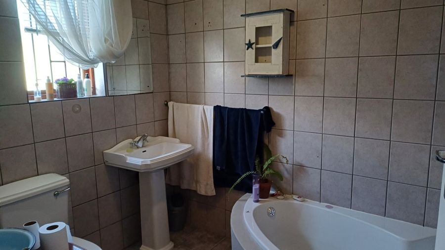  Bedroom Property for Sale in Bodorp Western Cape